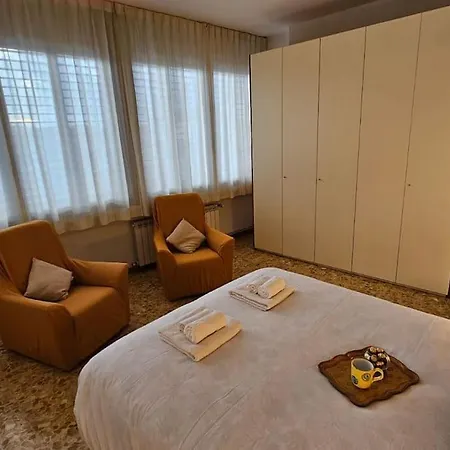 Monticelli - 6 Posti Letto דירה *